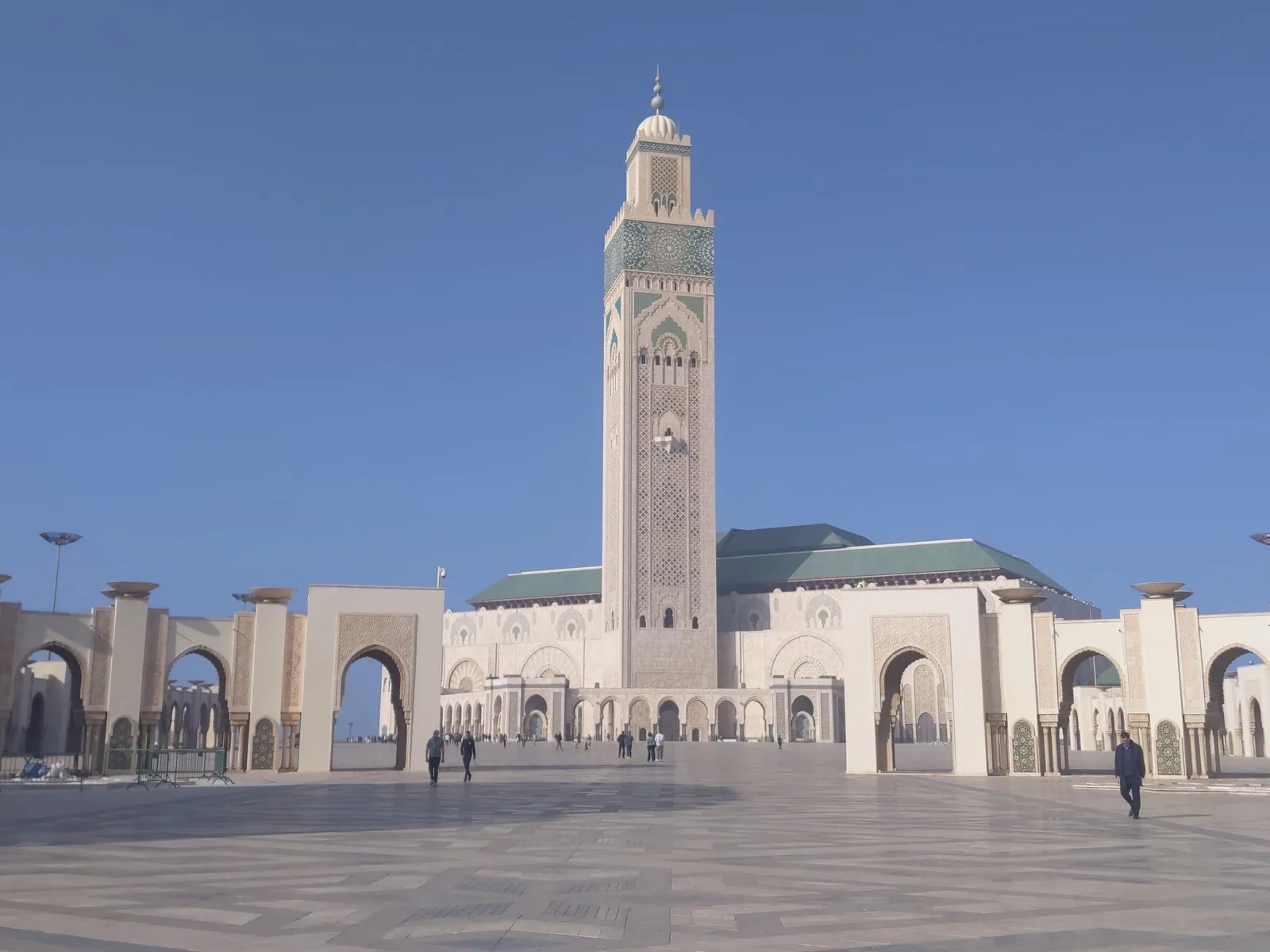 Mosquée Hassan II et son parvis à Casablanca
